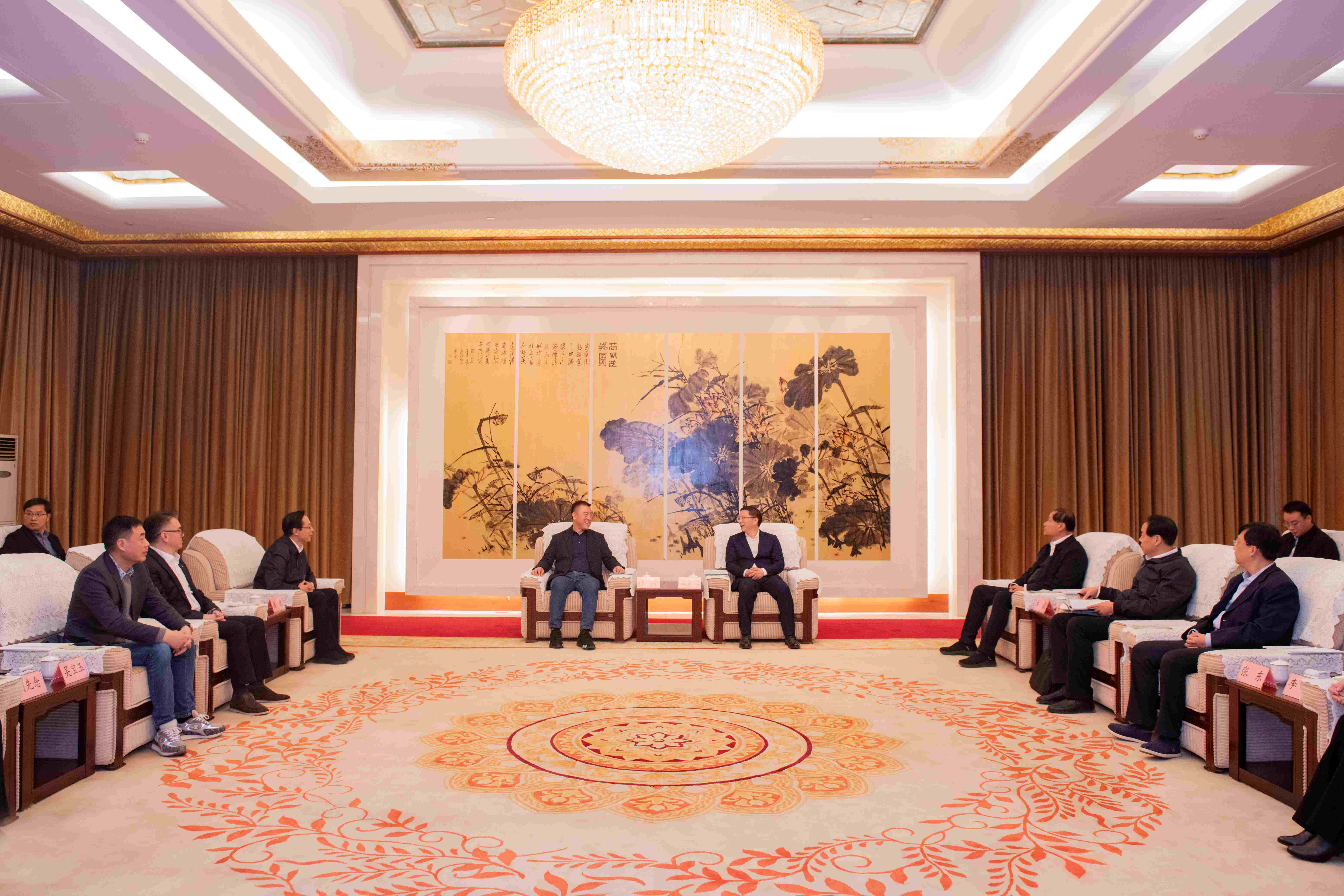 jiuyou.com科技董事长陈涛带领深圳市和惠州市企业家前往济宁市考察交流 